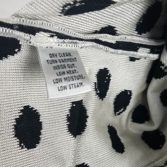 St.John knit open sweater jacket - Picture 2 of 7